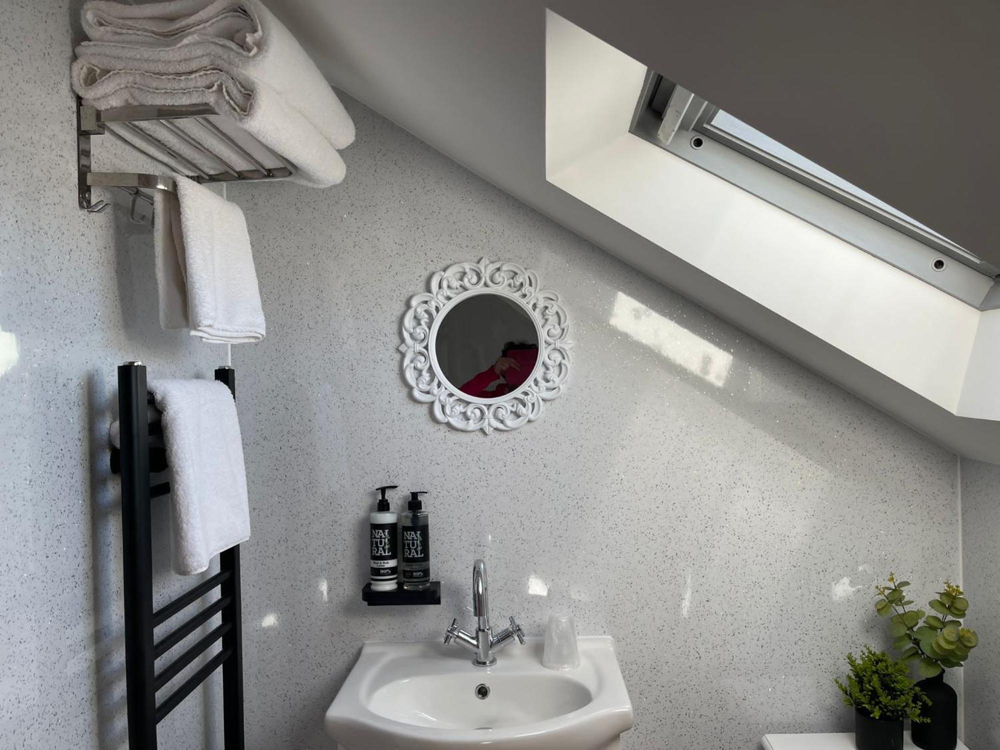 Lilyrose Hotel Whitby Phòng bức ảnh
