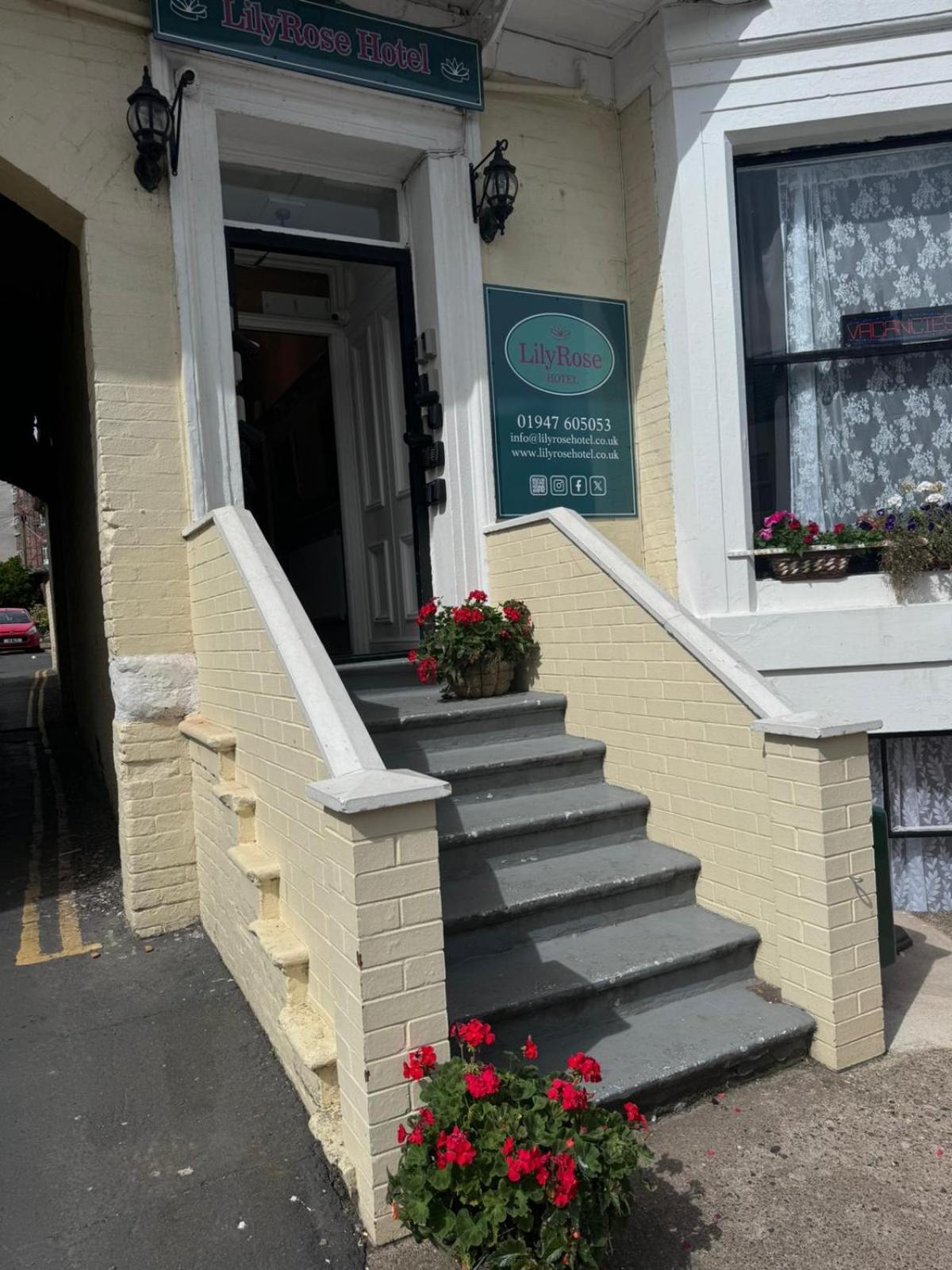 Lilyrose Hotel Whitby Ngoại thất bức ảnh